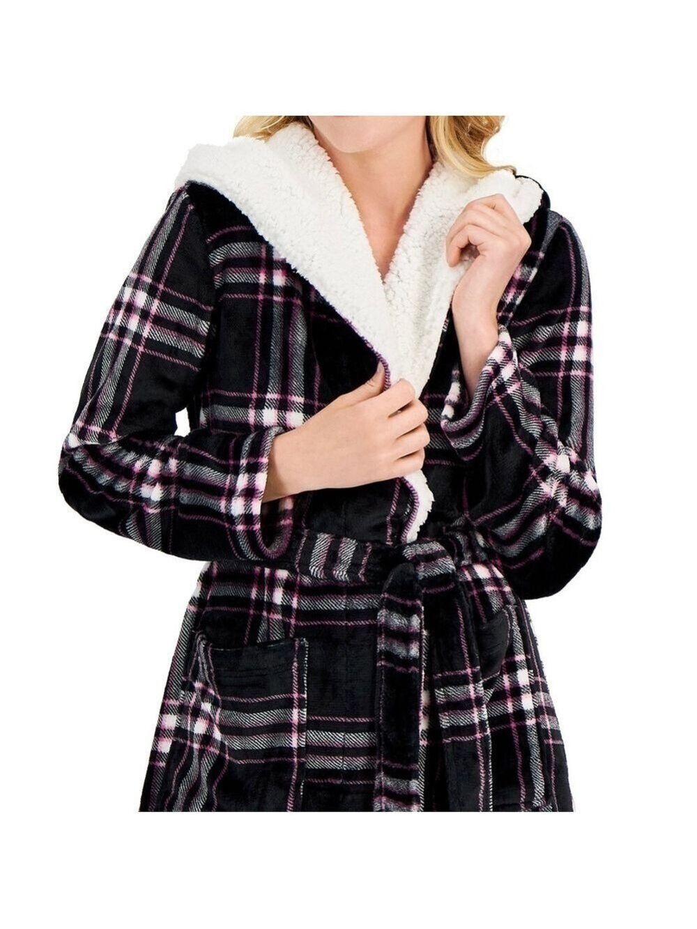 NEW-JENNI Scotch Plaid Print,Cozy, Super Soft, Pockets,Short Sherpa Hooded Robe